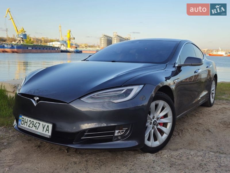 Ліфтбек Tesla Model S 2016 в Миколаєві