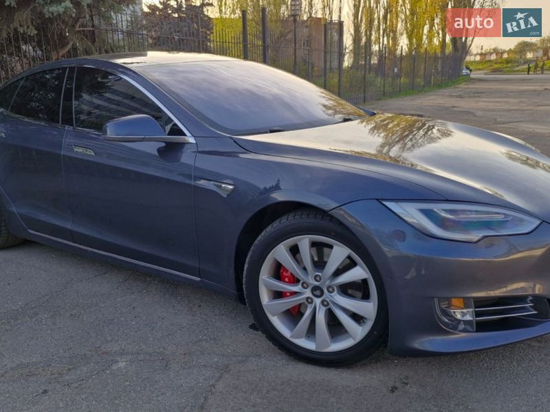 Ліфтбек Tesla Model S 2016 в Миколаєві