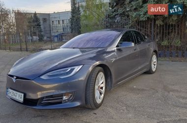 Ліфтбек Tesla Model S 2016 в Миколаєві