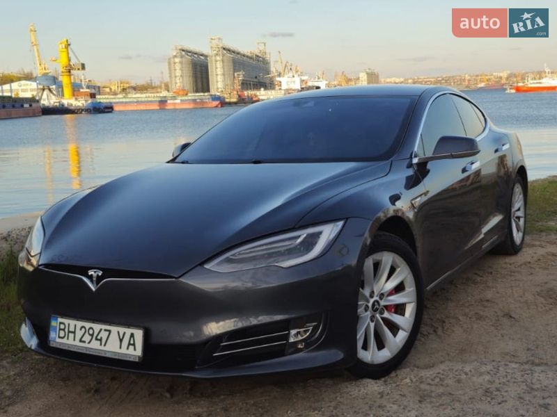 Ліфтбек Tesla Model S 2016 в Миколаєві