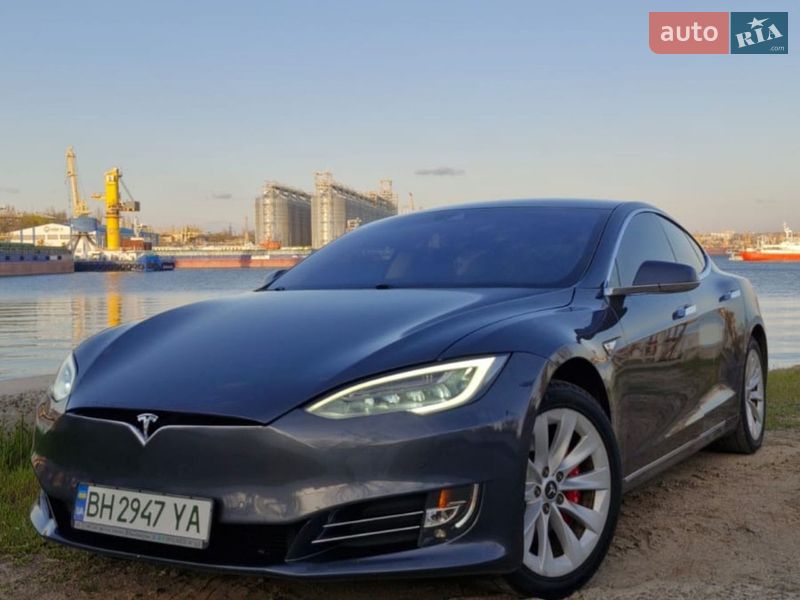 Ліфтбек Tesla Model S 2016 в Миколаєві