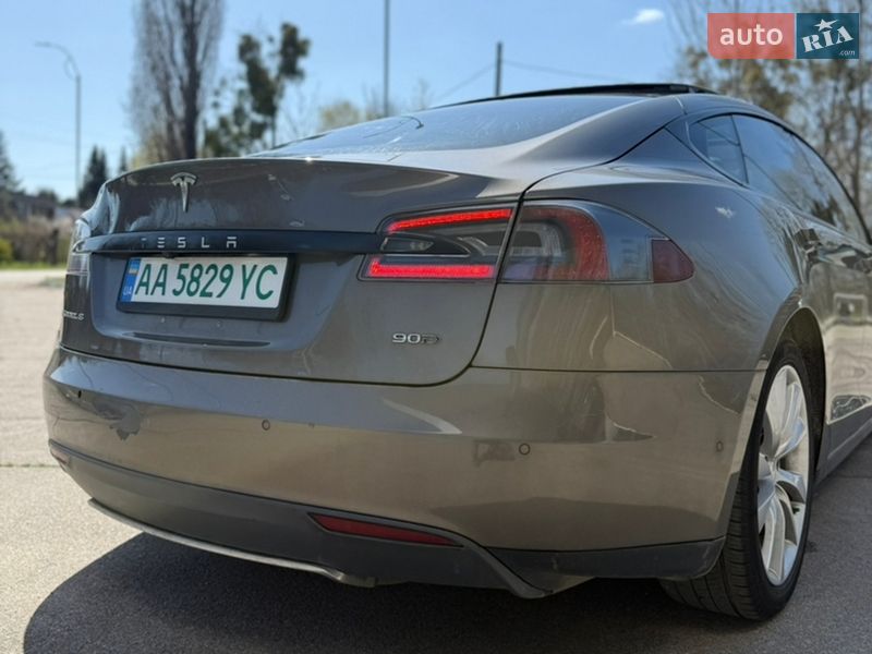 Лифтбек Tesla Model S 2015 в Каневе фото 11 Лифтбек Tesla Model S 2015 в Каневе