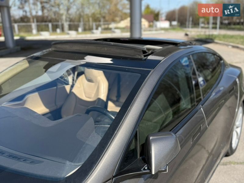 Лифтбек Tesla Model S 2015 в Каневе фото 9 Лифтбек Tesla Model S 2015 в Каневе