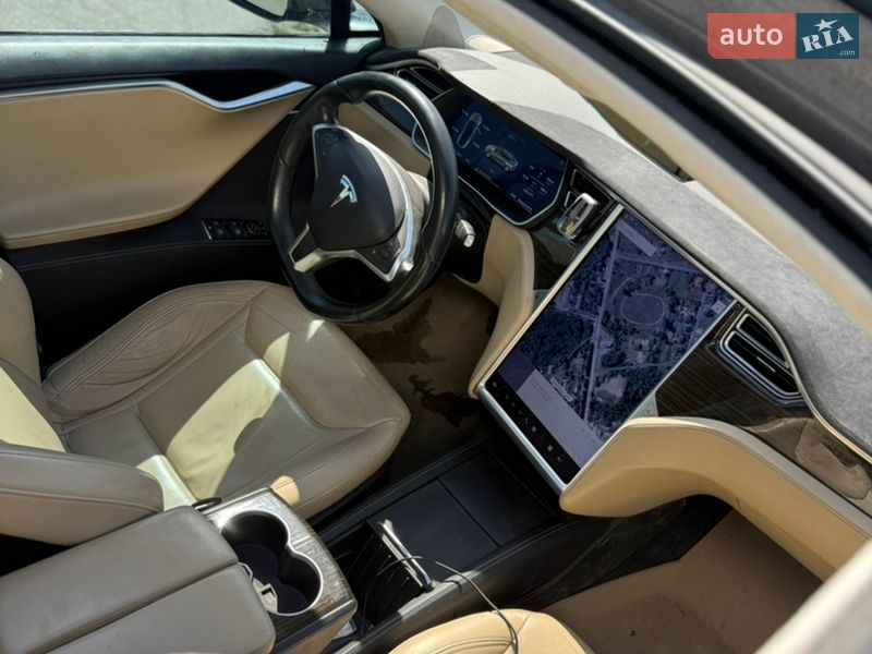 Лифтбек Tesla Model S 2015 в Каневе фото 22 Лифтбек Tesla Model S 2015 в Каневе