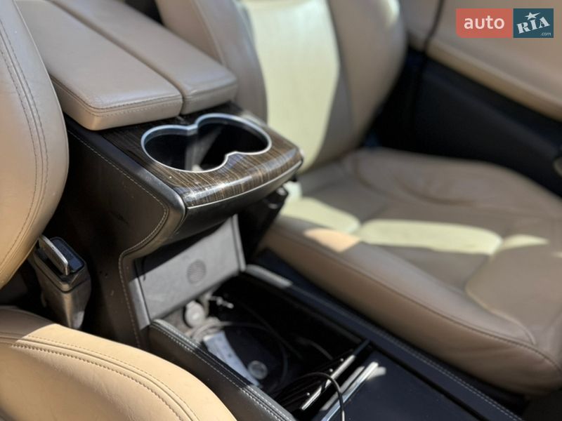 Лифтбек Tesla Model S 2015 в Каневе