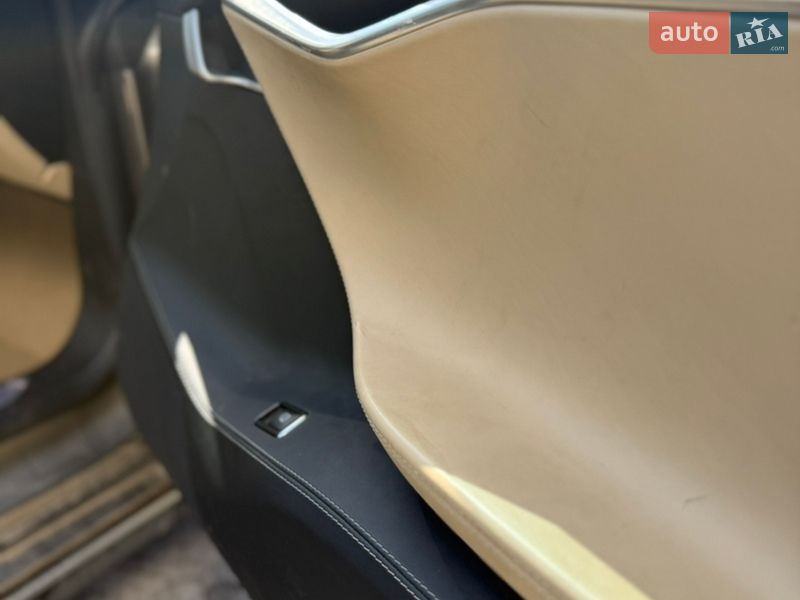 Лифтбек Tesla Model S 2015 в Каневе фото 26 Лифтбек Tesla Model S 2015 в Каневе