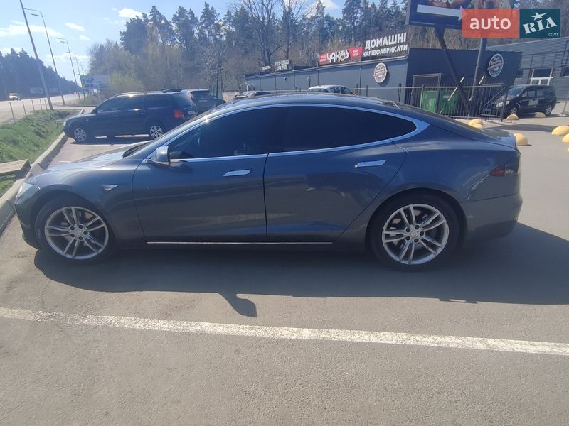 Ліфтбек Tesla Model S 2014 в Житомирі