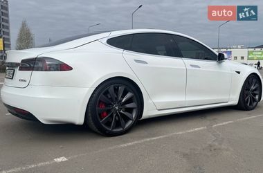 Лифтбек Tesla Model S 2017 в Киеве