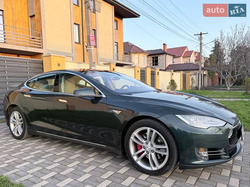 Ліфтбек Tesla Model S 2014 в Одесі