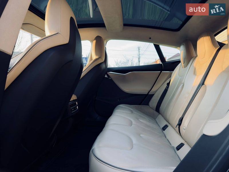 Ліфтбек Tesla Model S 2014 в Одесі