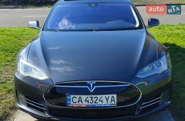 Лифтбек Tesla Model S 2015 в Черкассах