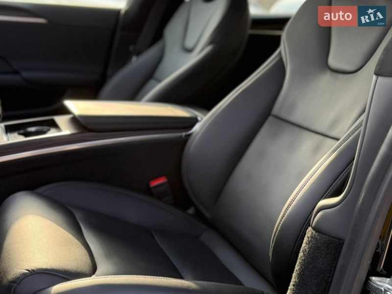 Лифтбек Tesla Model S 2024 в Виннице