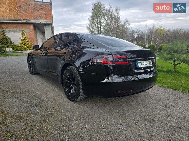 Лифтбек Tesla Model S 2017 в Хмельницком