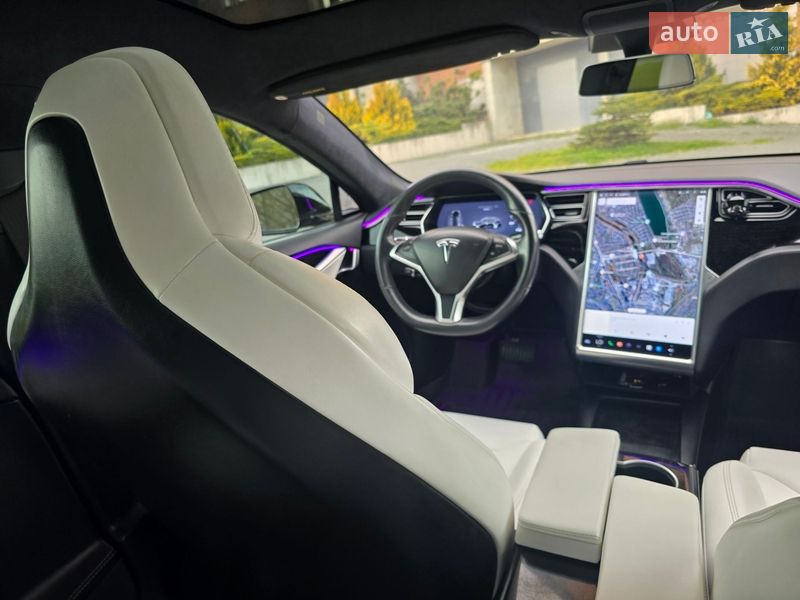 Лифтбек Tesla Model S 2017 в Хмельницком