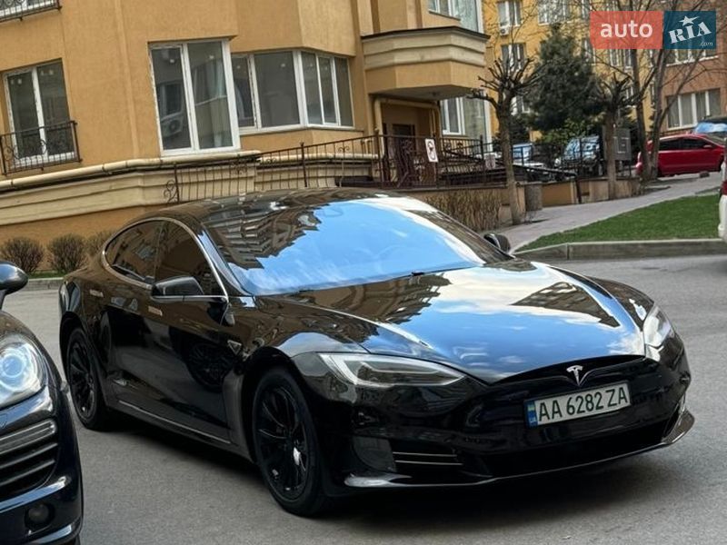 Tesla Model S 2016