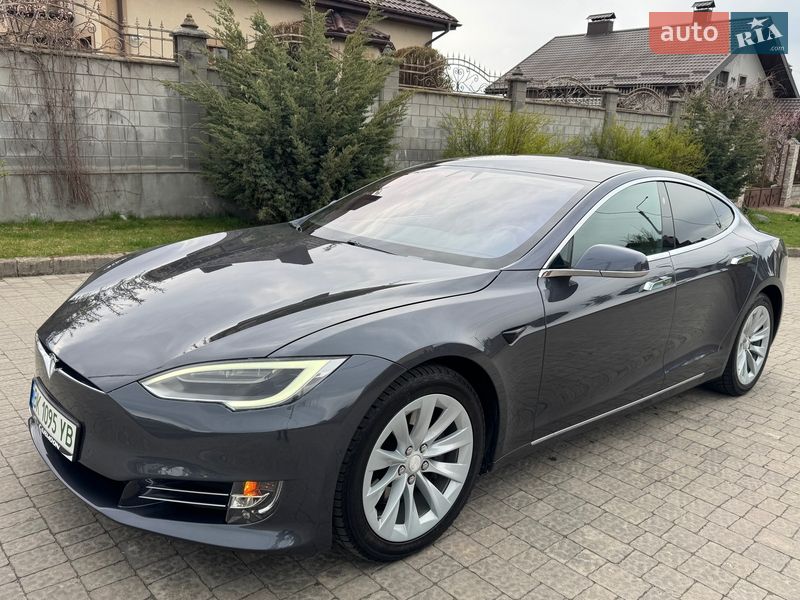 Tesla Model S 2018
