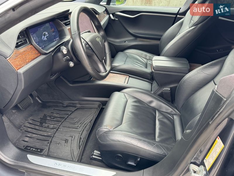Лифтбек Tesla Model S 2018 в Ровно