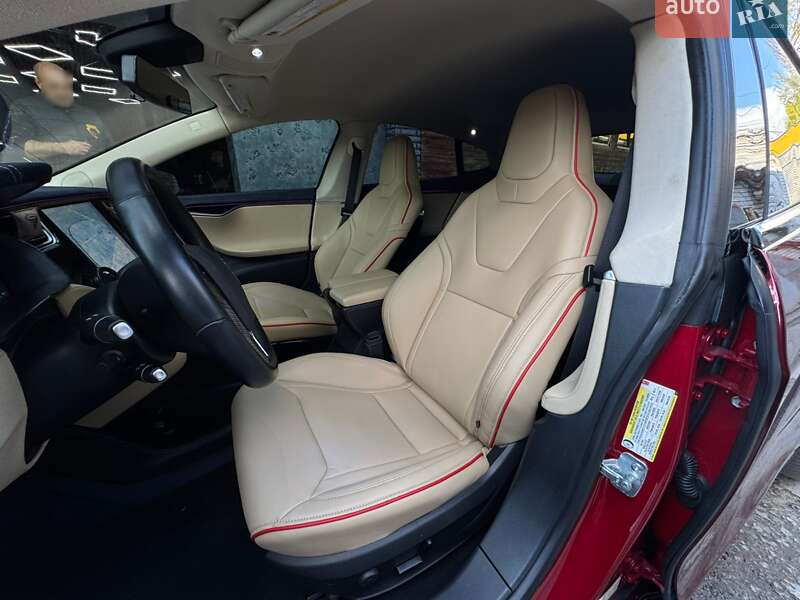 Ліфтбек Tesla Model S 2014 в Києві