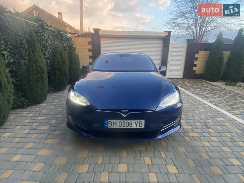 Ліфтбек Tesla Model S 2016 в Одесі