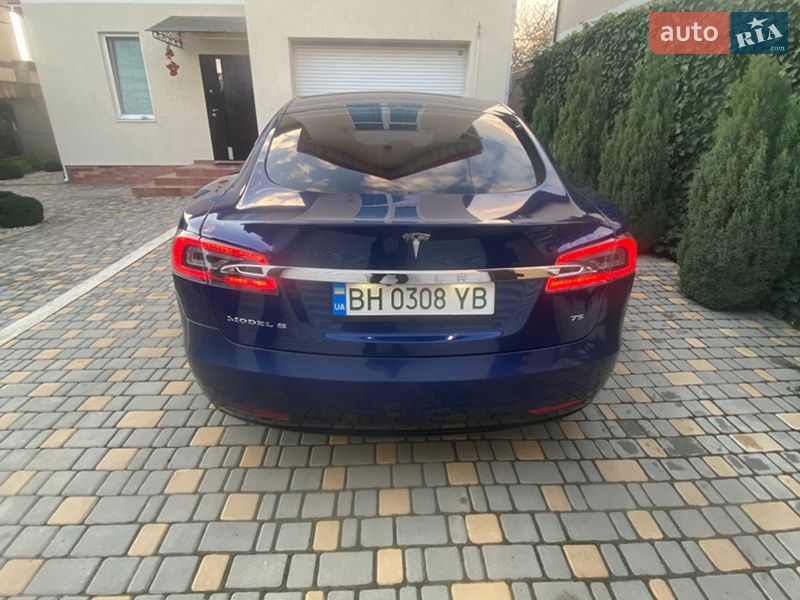 Ліфтбек Tesla Model S 2016 в Одесі