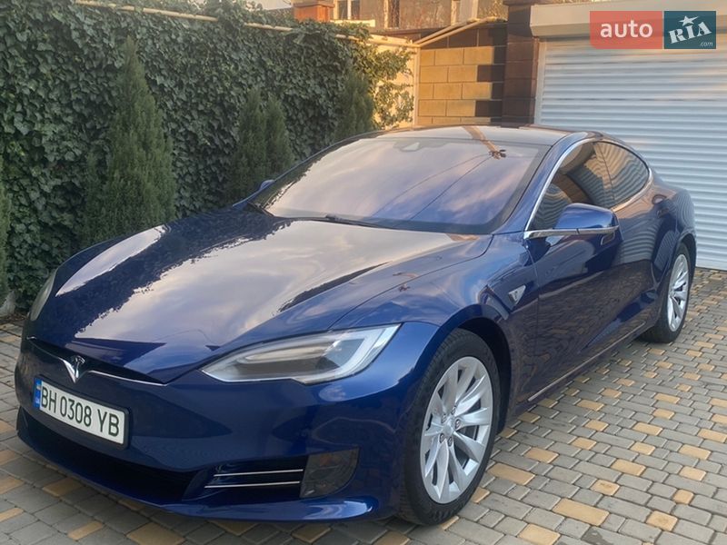Tesla Model S 2016