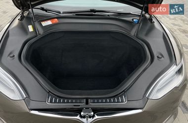 Лифтбек Tesla Model S 2016 в Ужгороде