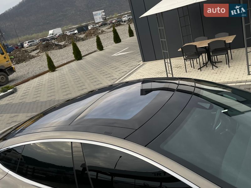 Лифтбек Tesla Model S 2016 в Ужгороде