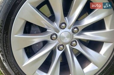 Лифтбек Tesla Model S 2016 в Кропивницком