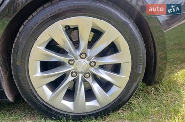 Лифтбек Tesla Model S 2016 в Кропивницком