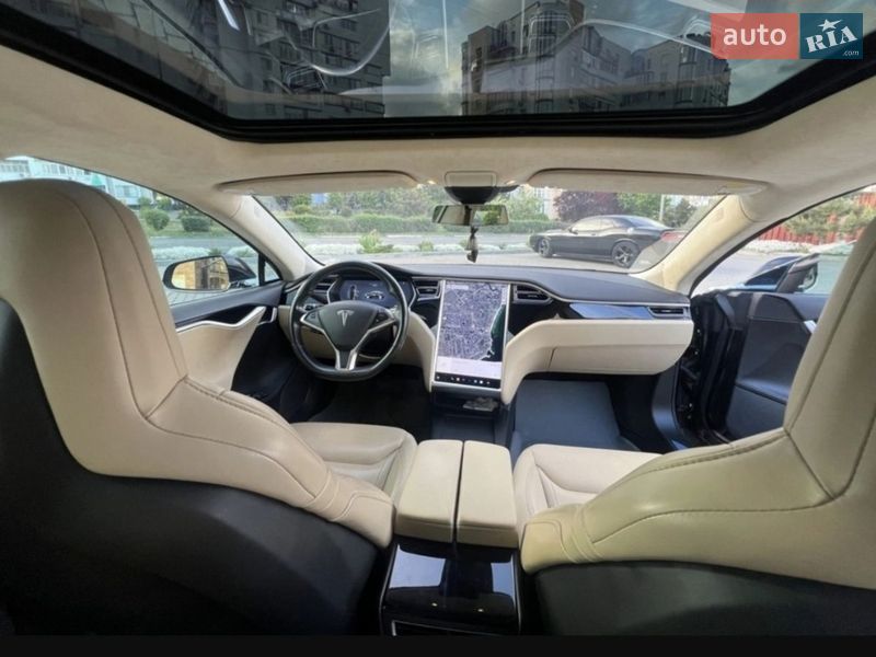 Лифтбек Tesla Model S 2016 в Одессе