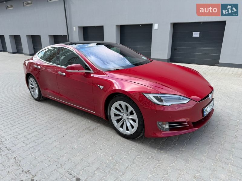 Ліфтбек Tesla Model S 2018 в Тернополі