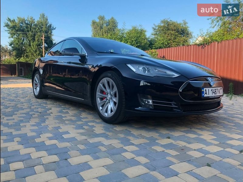 Tesla Model S 2014