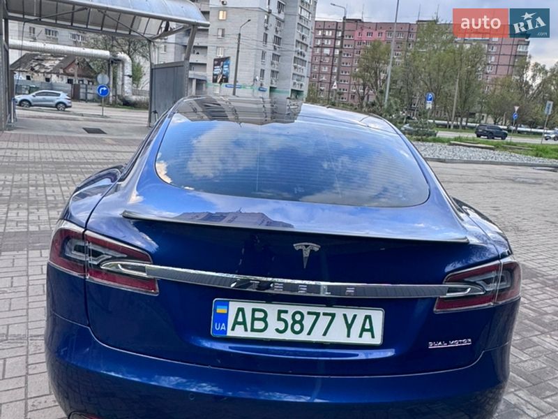 Лифтбек Tesla Model S 2019 в Днепре