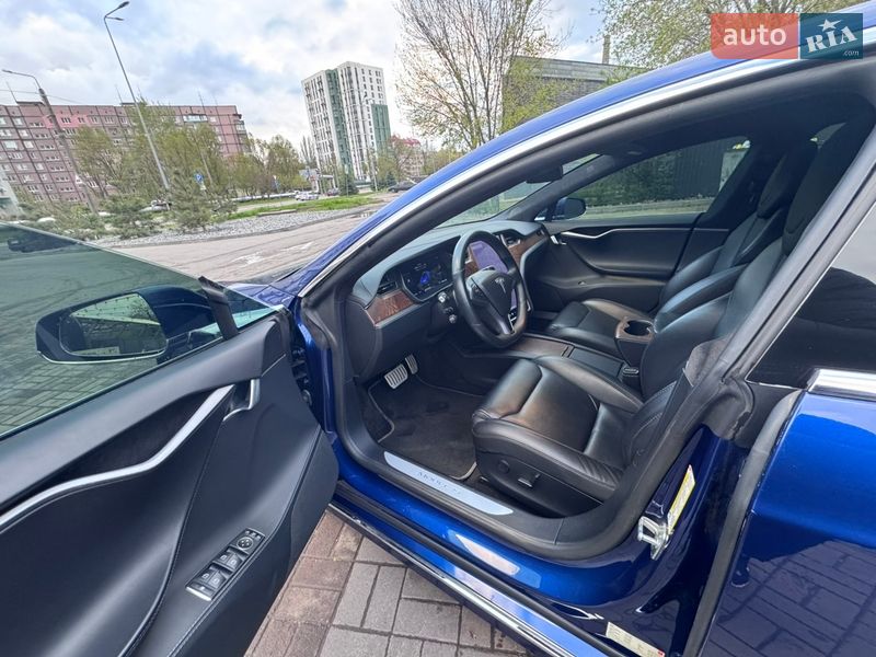 Лифтбек Tesla Model S 2019 в Днепре
