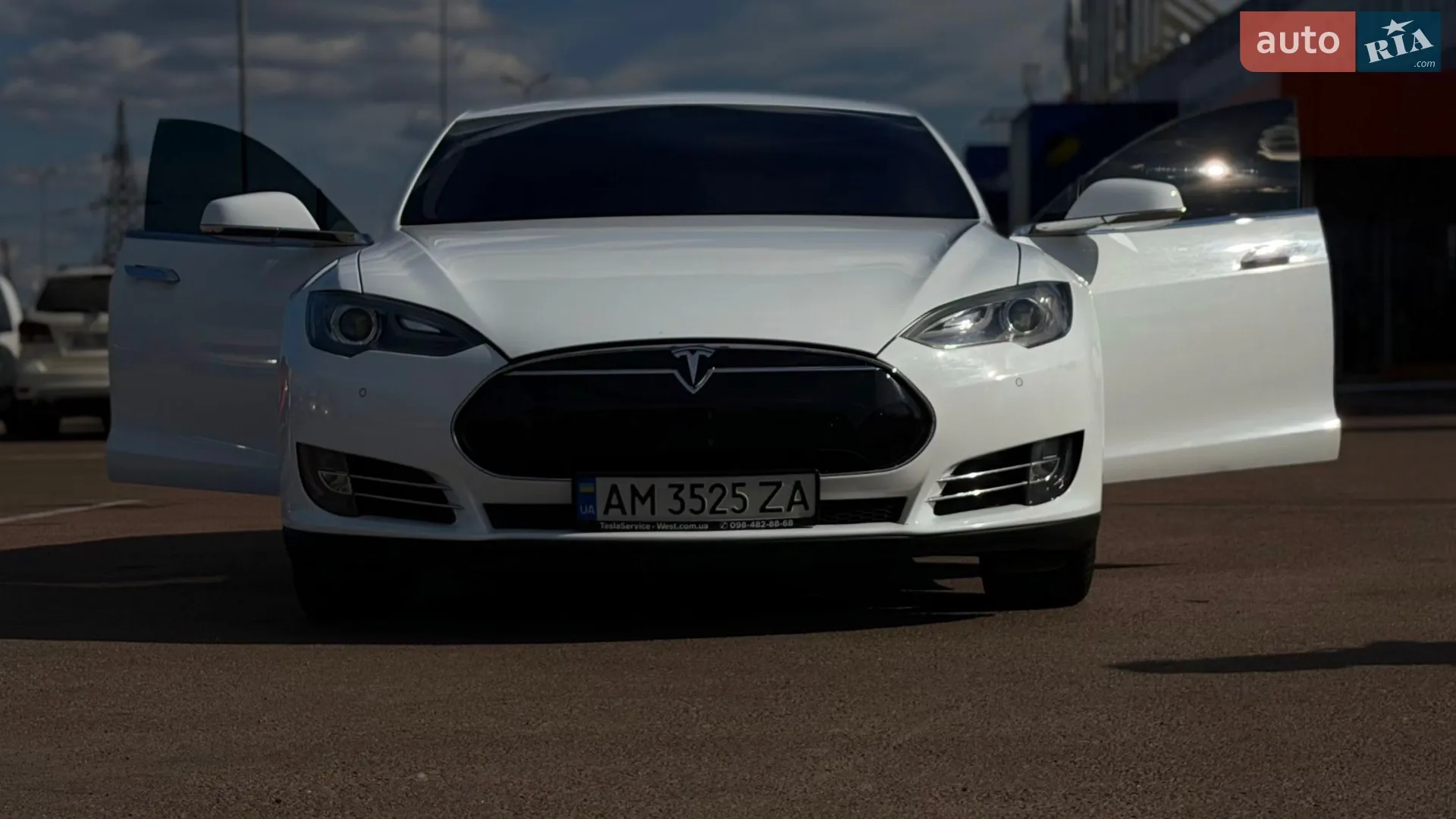 2014 Tesla Model S - мініатюра 3