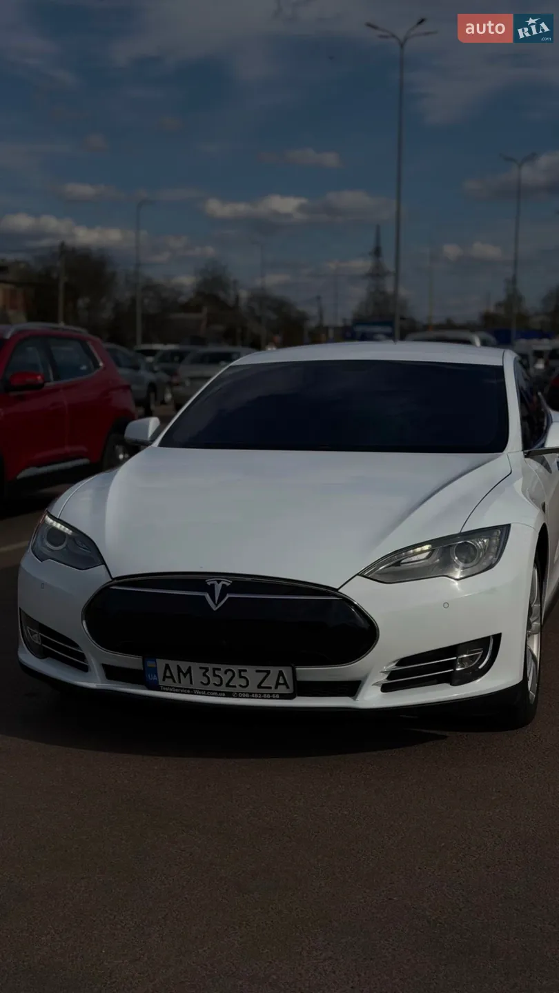 2014 Tesla Model S - мініатюра 4