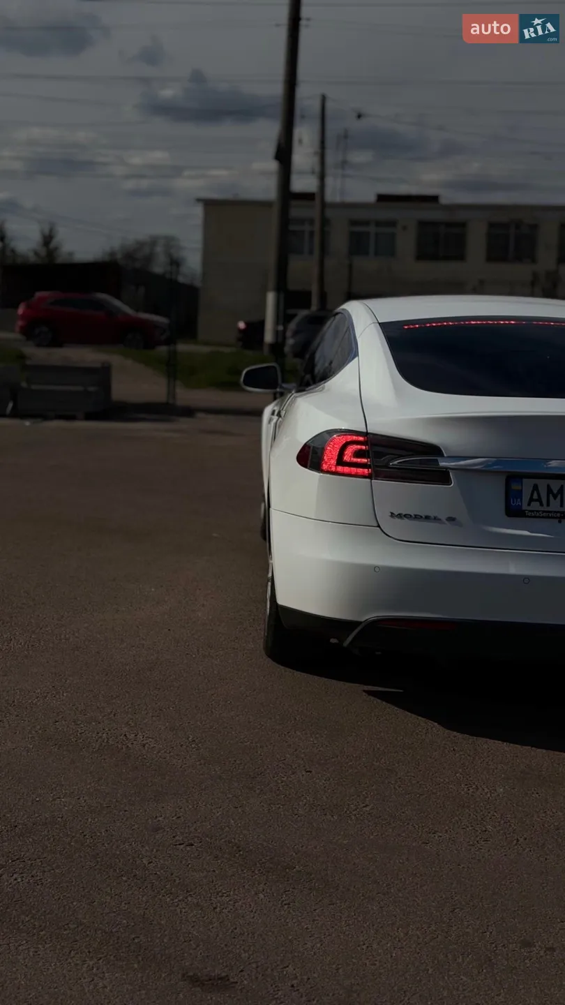 2014 Tesla Model S - мініатюра 18