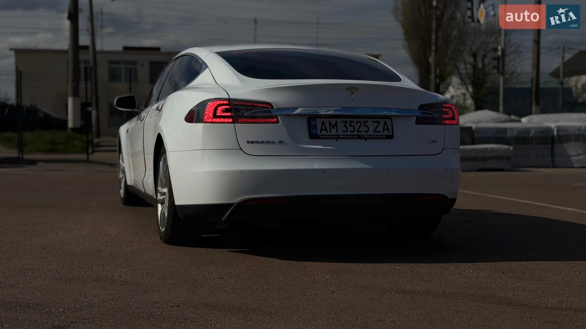 2014 Tesla Model S - мініатюра 17