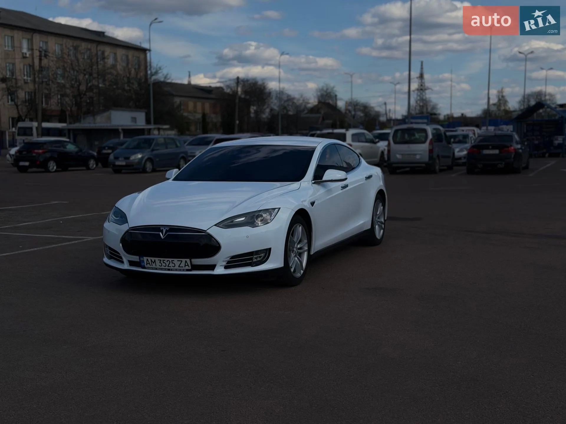 2014 Tesla Model S - мініатюра 21