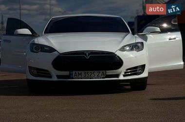 Лифтбек Tesla Model S 2014 в Житомире