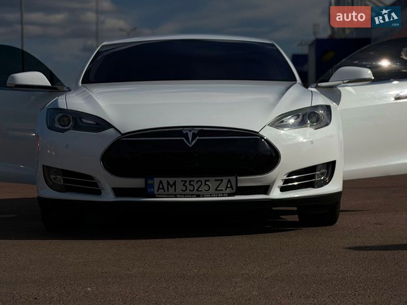 Лифтбек Tesla Model S 2014 в Житомире