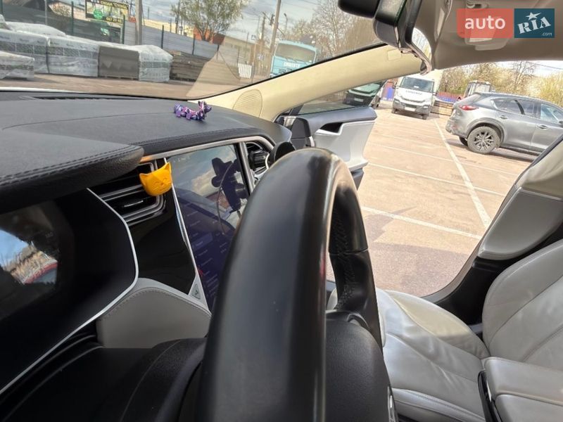 Лифтбек Tesla Model S 2014 в Житомире
