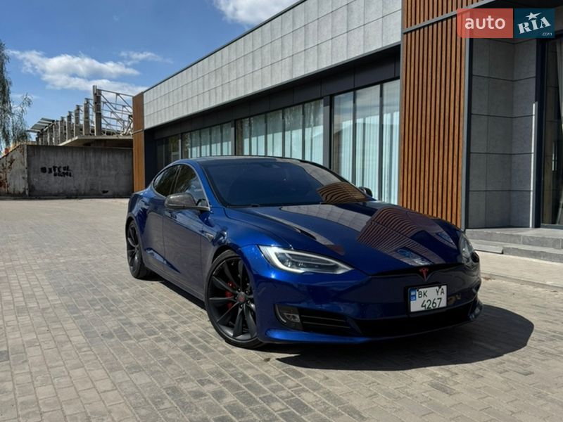 Tesla Model S 2016