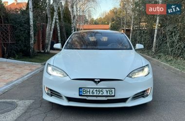 Ліфтбек Tesla Model S 2017 в Одесі