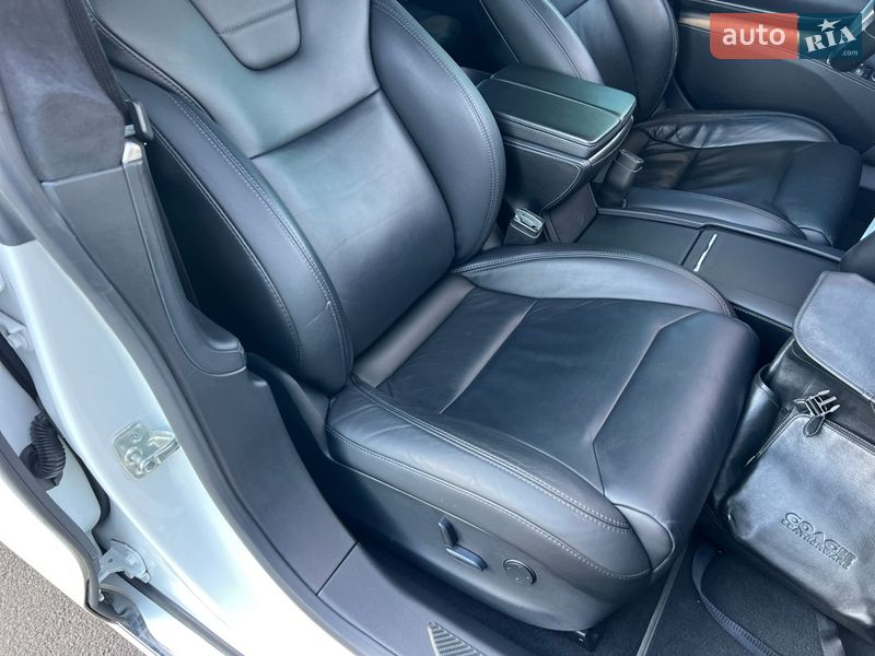 Ліфтбек Tesla Model S 2017 в Одесі