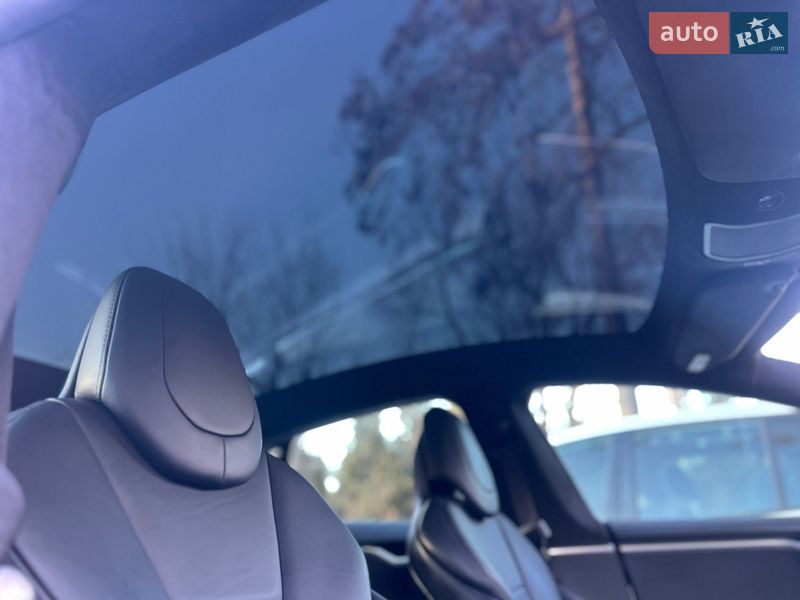 Ліфтбек Tesla Model S 2017 в Одесі