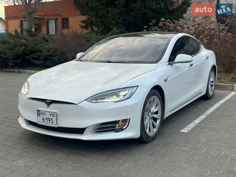 Tesla Model S 2017