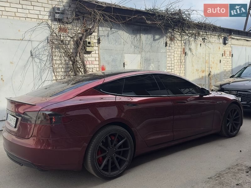 Ліфтбек Tesla Model S 2014 в Києві