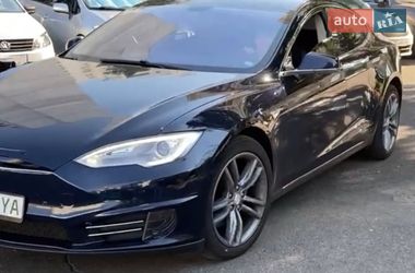 Ліфтбек Tesla Model S 2014 в Києві