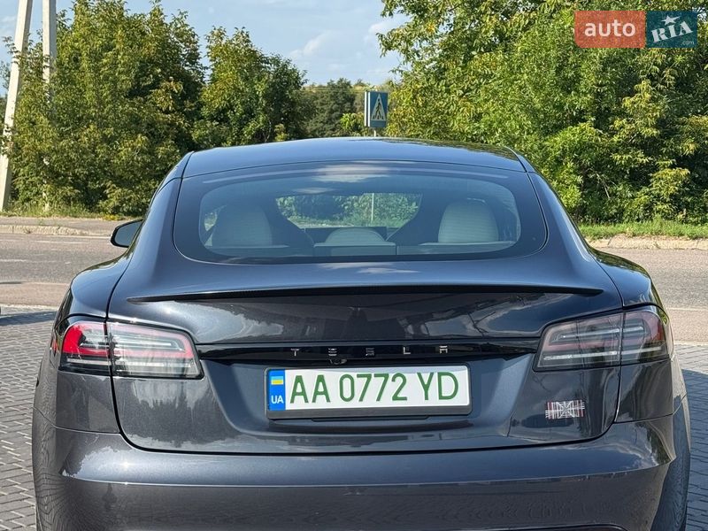 Лифтбек Tesla Model S 2024 в Киеве
